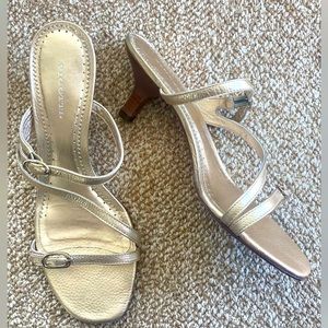 🔺SOLD🔺Vigotto Y2K Kitten heel gold leather women’s 8.5M sandal “Noelle” gold